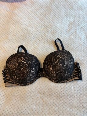 Victoria's Secret Black Lace Strappy Push-Up Bra